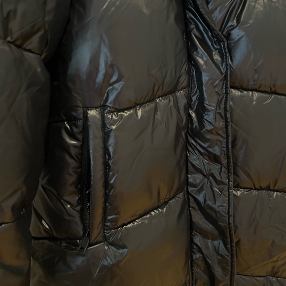 Black puffer coat - Picture 2 of 3